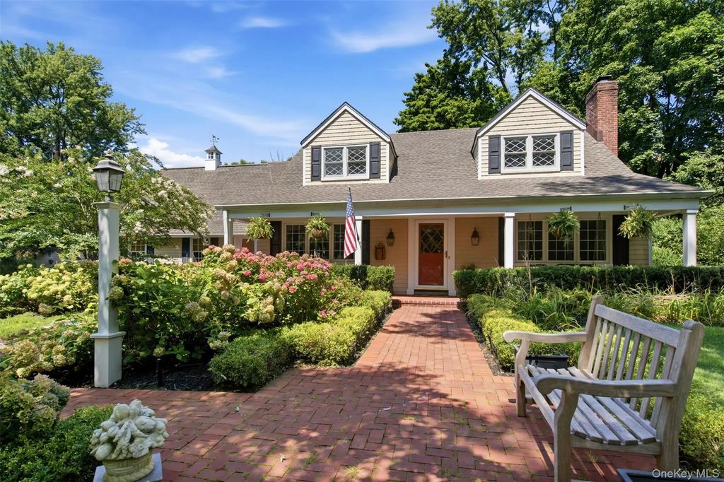 7 Private Road, Huntington