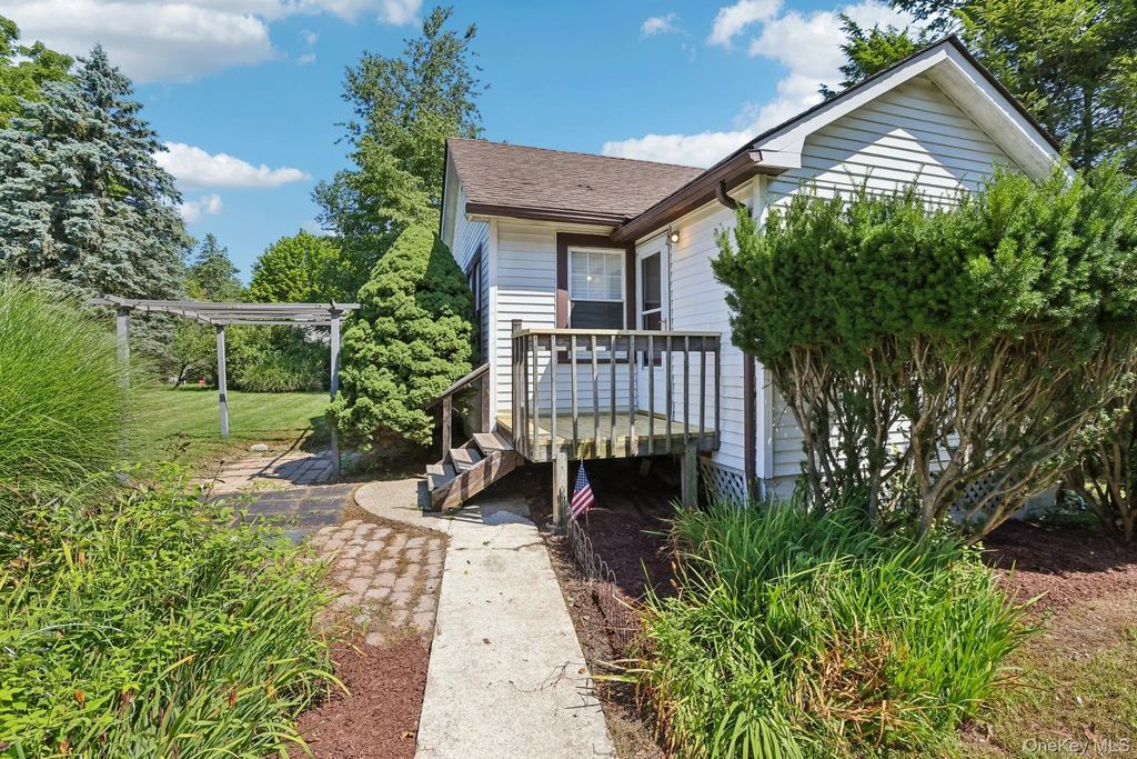 92 Walton Terrace, Monroe