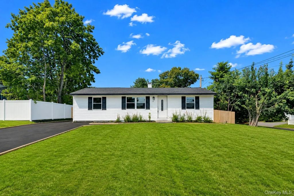 14 Marie Lane, Central Islip