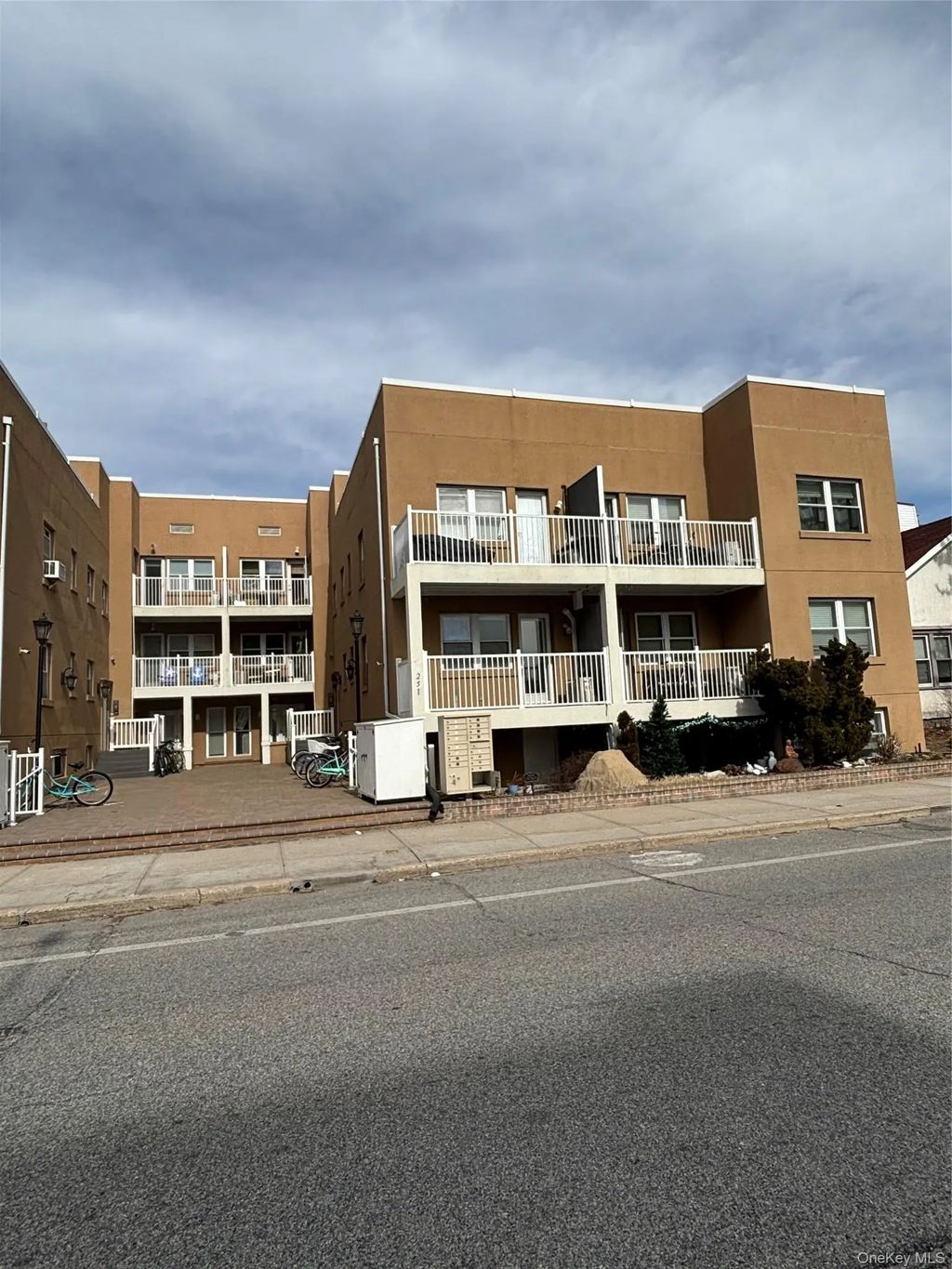 251-255 W Broadway # 203, Long Beach