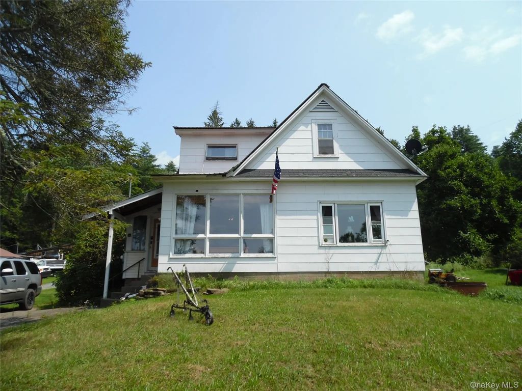 6310 State Route 42, Woodbourne
