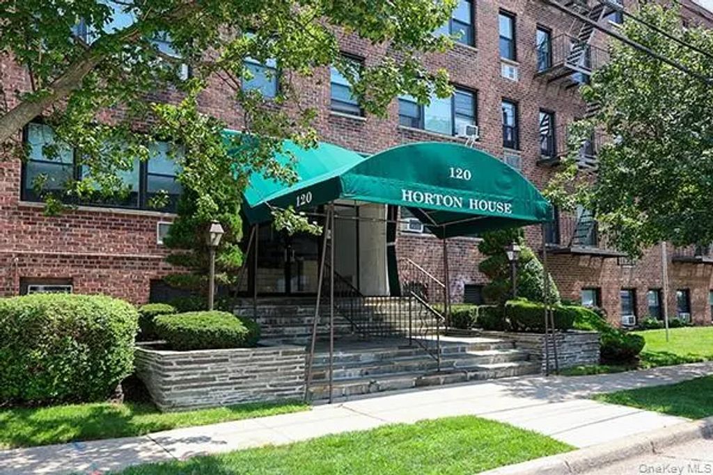 120 Horton Highway C2, Mineola