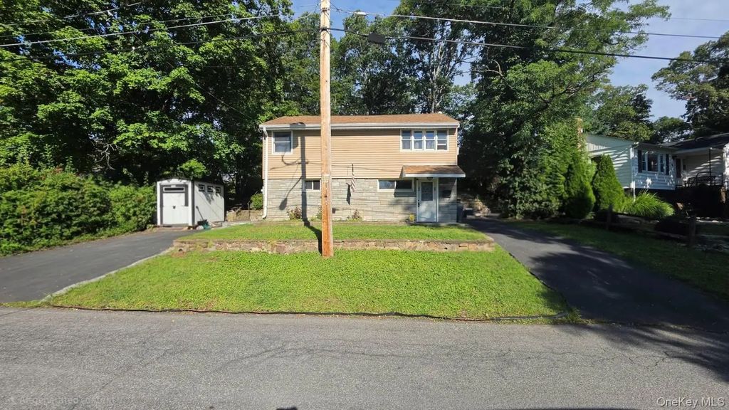 30 Villa Parkway, Highland Falls