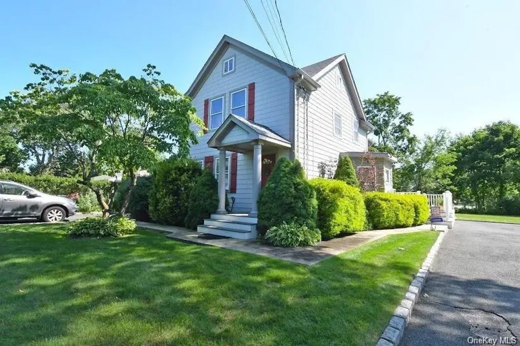 478 Marcy Avenue, Riverhead