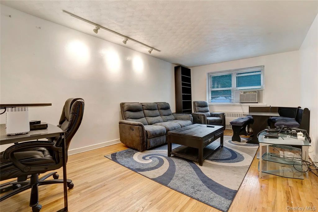 111-09 66th Avenue # 2b, Forest Hills