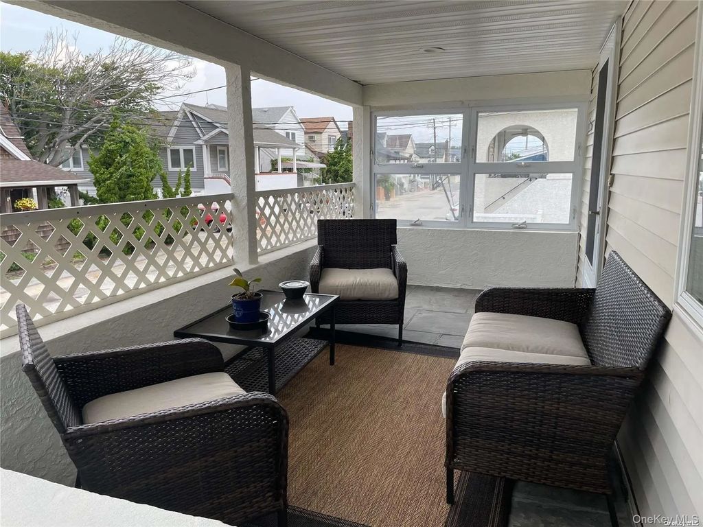40 Malone Avenue, Long Beach