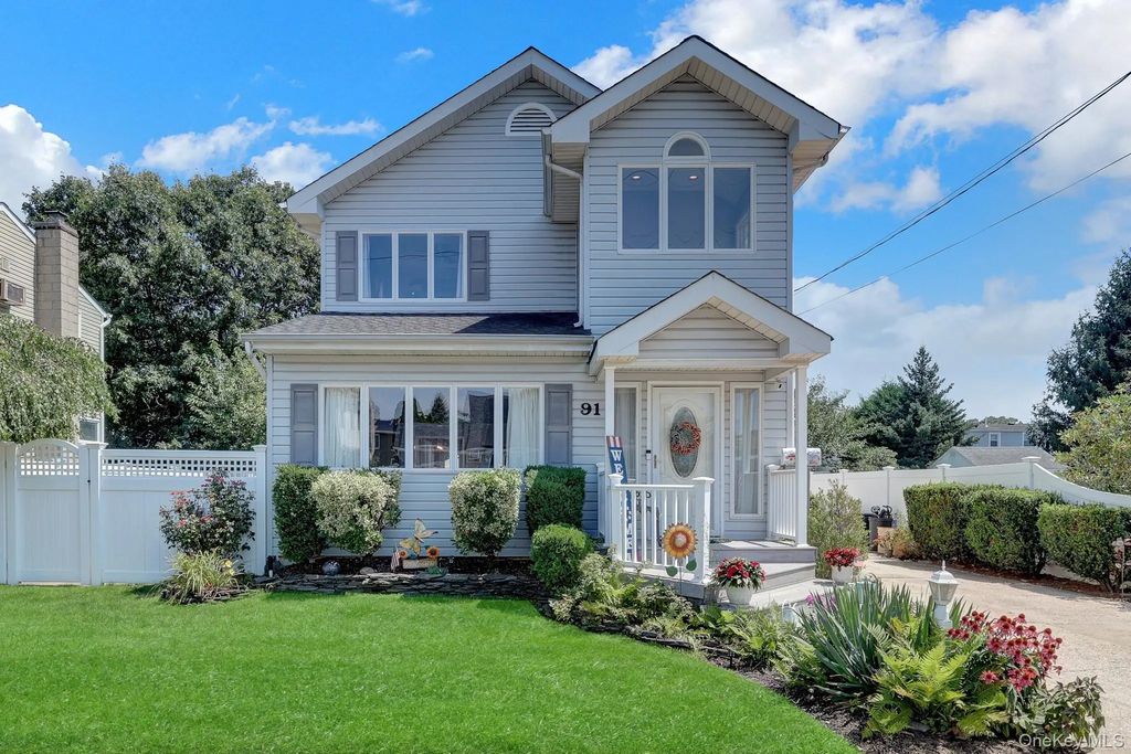 91 Charles Avenue, Massapequa Park