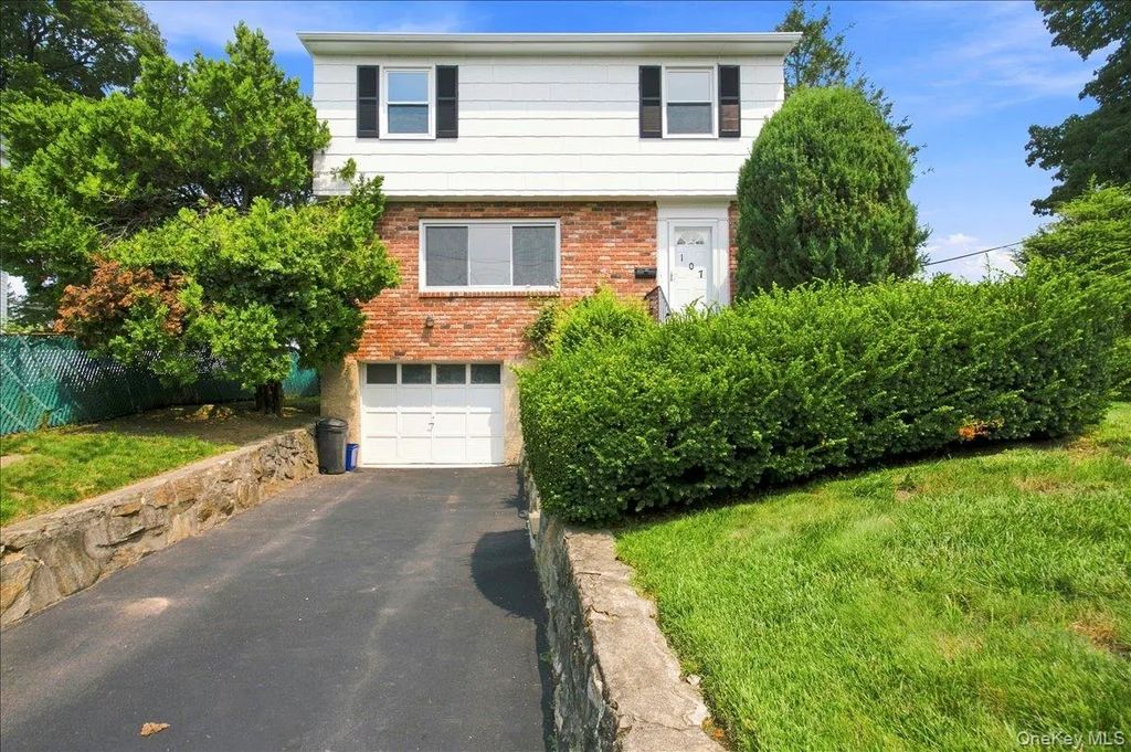 107 Lakeview Avenue, Scarsdale