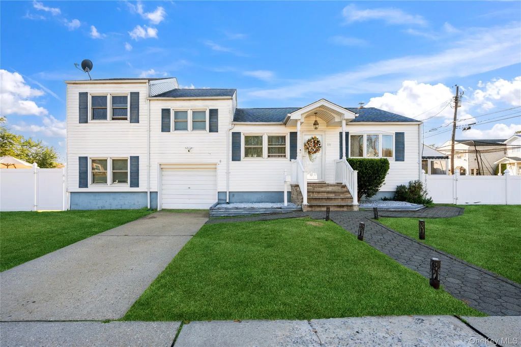131 S 5th Street, Bethpage