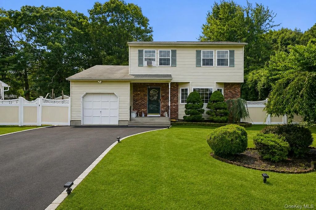 26 Probst Drive, Shirley