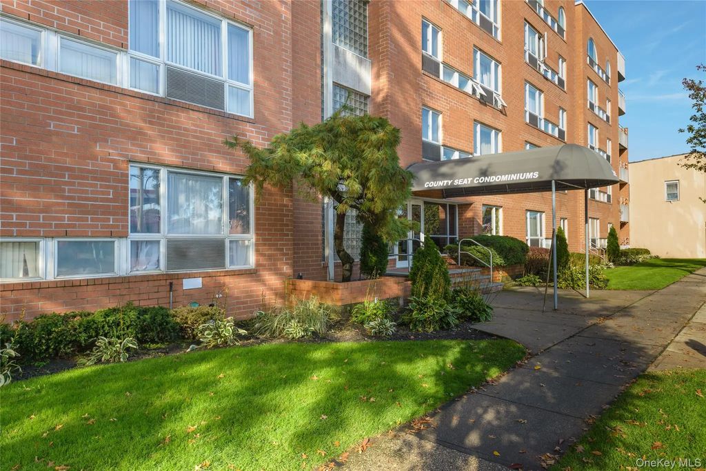 205 Mineola Boulevard 3g, Mineola