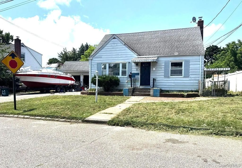 11 Stevens Place, Huntington Station