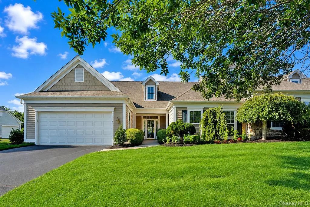 79 Samantha Circle, Westhampton