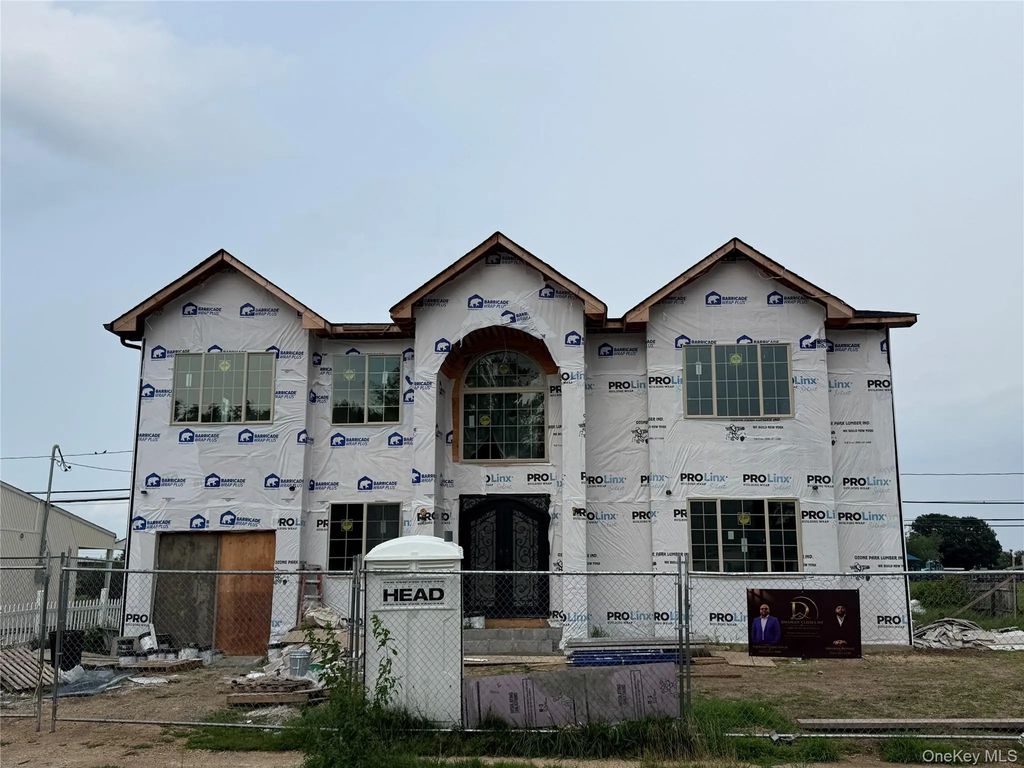 109 Spring Lane, Levittown