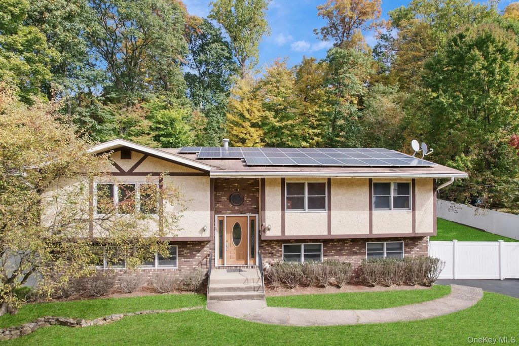 22 N Lorna Lane, Airmont