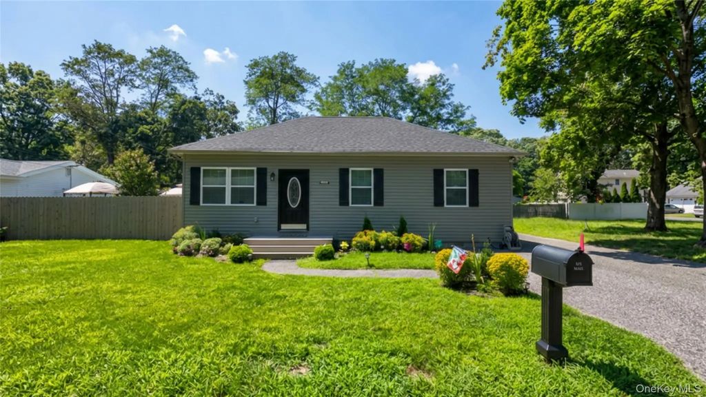 268 Beaver Drive, Mastic Beach