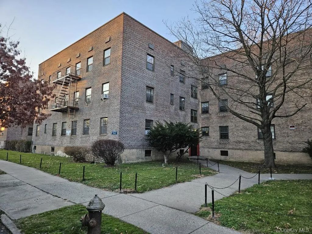 144-17 79 Avenue # 2d, Kew Garden Hills