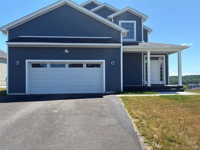 34 Dartmouth Drive, Poughkeepsie