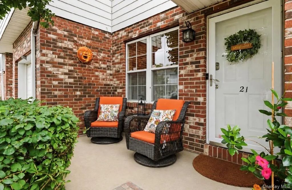 21 Broadlawn Drive, Central Islip
