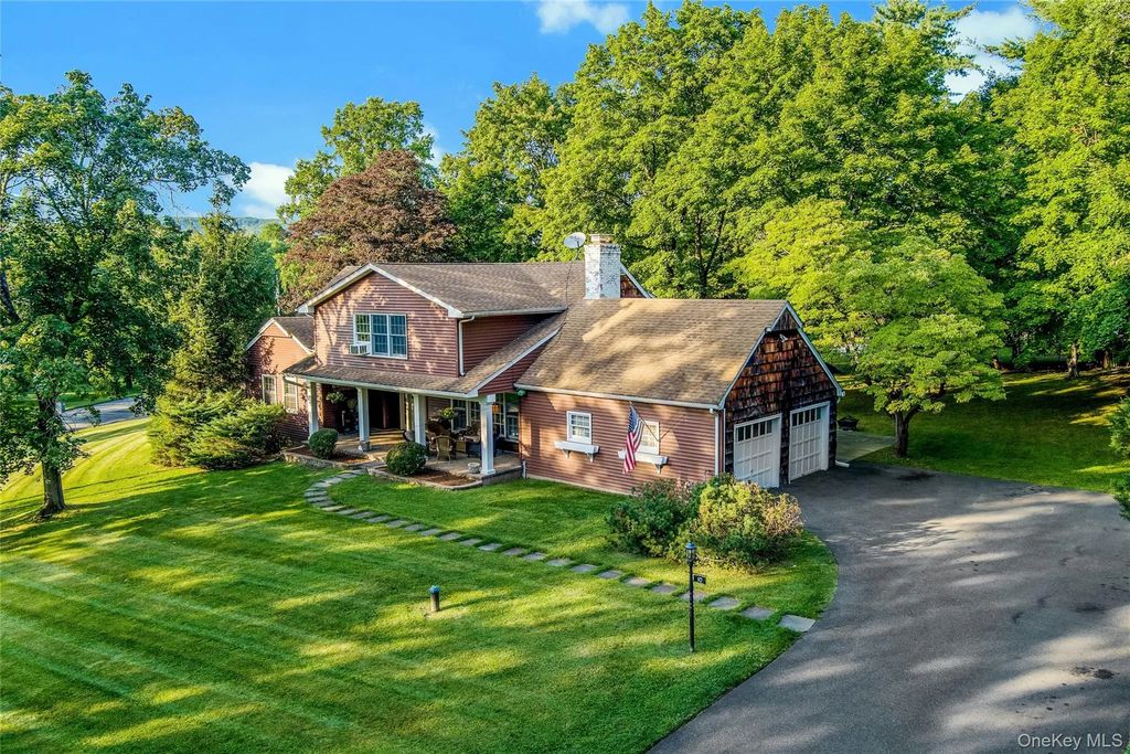 10 Linda Drive, Suffern