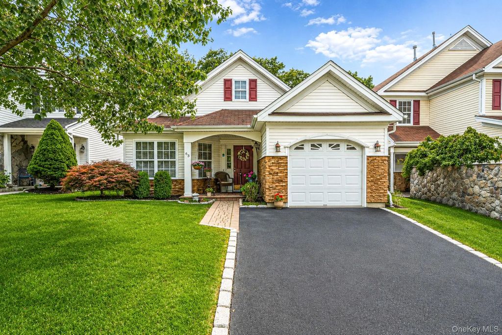 63 Madison Circle, Middle Island