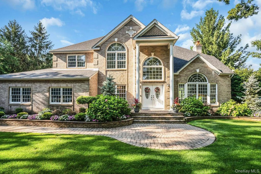 1 Weeping Cherry Lane, Commack