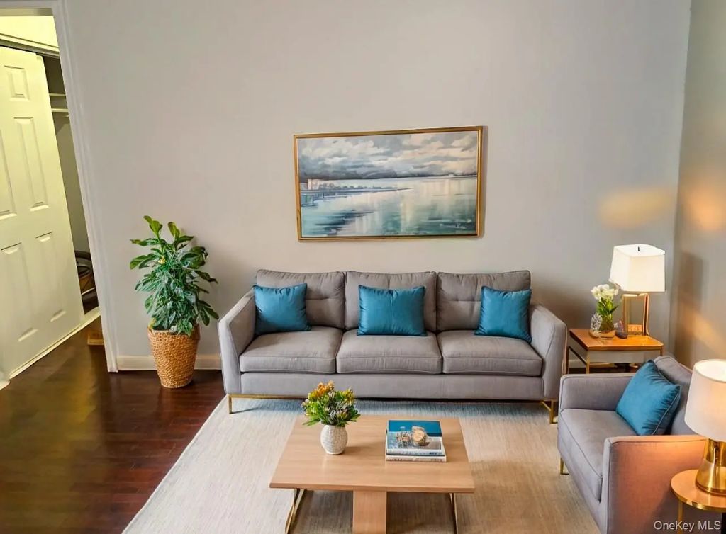 210 Pelham Road # 1p, New Rochelle