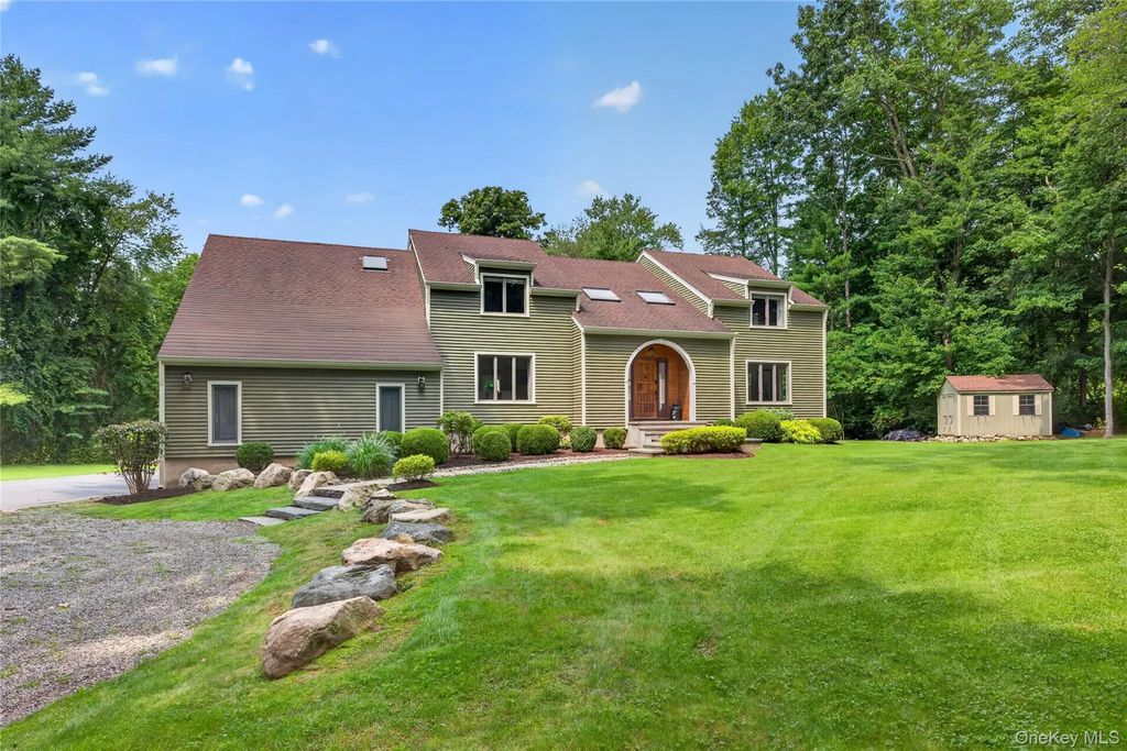 50 Sabbath Day Hill Road, South Salem