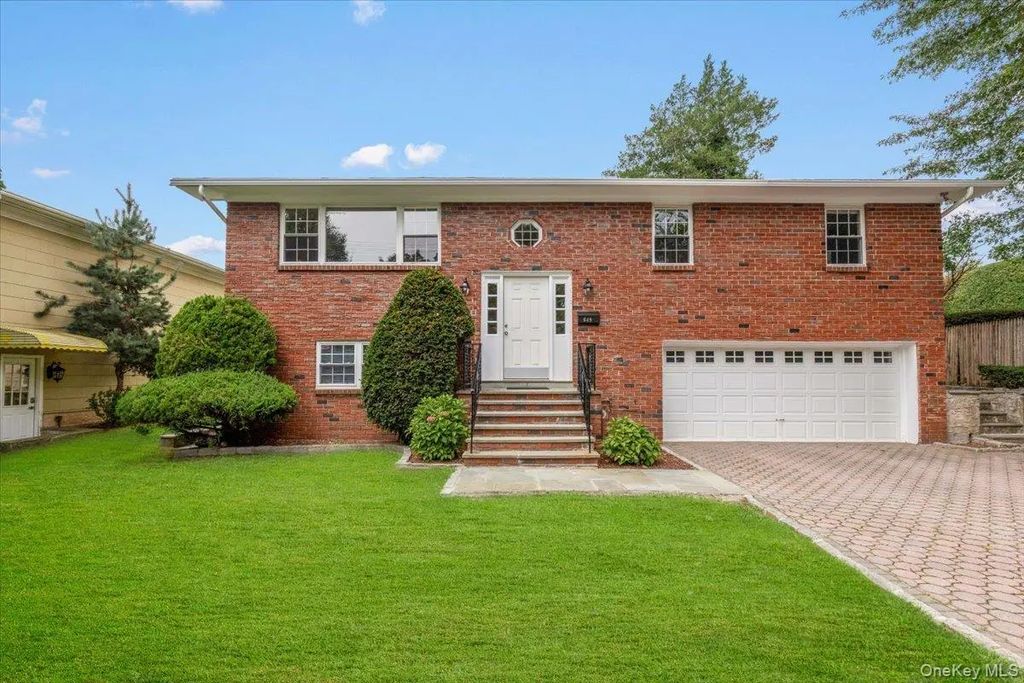 649 White Plains Road, Eastchester