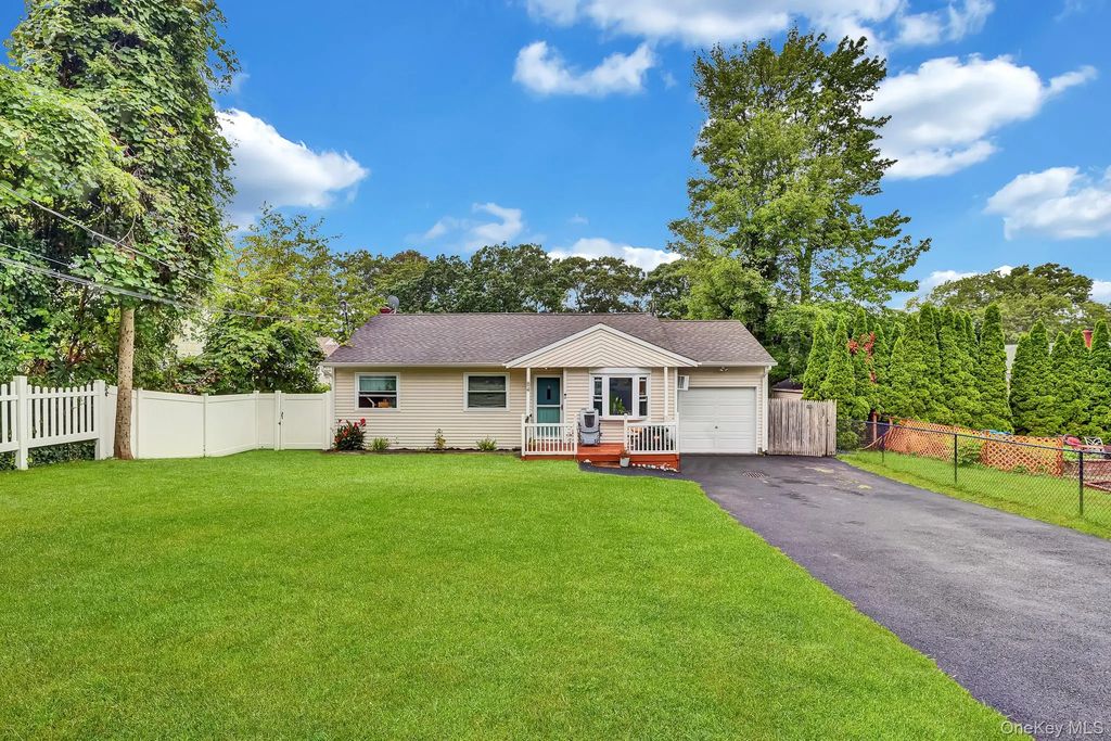 84 Palm Road, Rocky Point