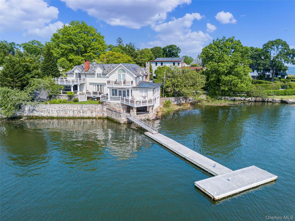 522 The Parkway, Mamaroneck