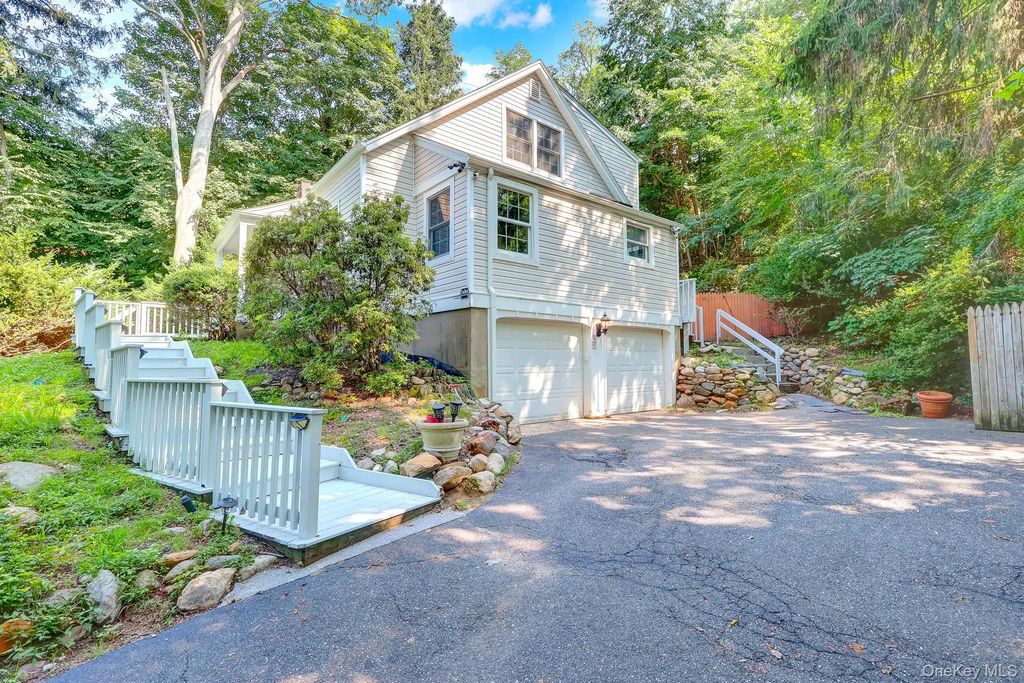 1550 Stony Brook Road, Stony Brook