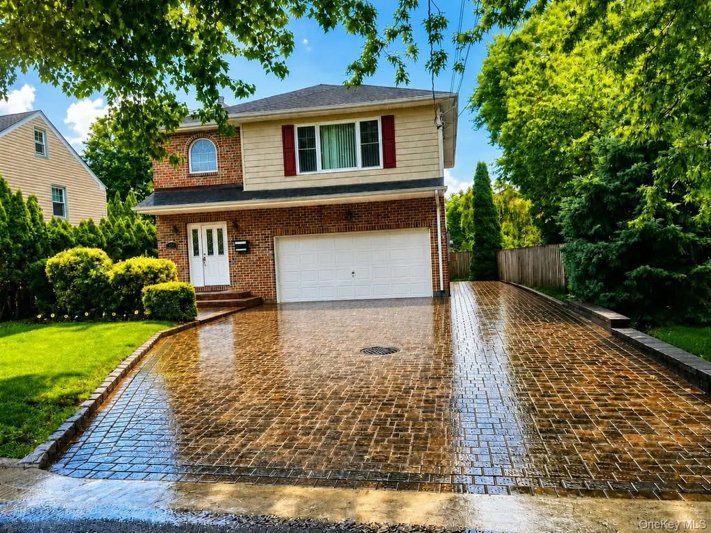 34 Nassau Avenue, Glen Cove