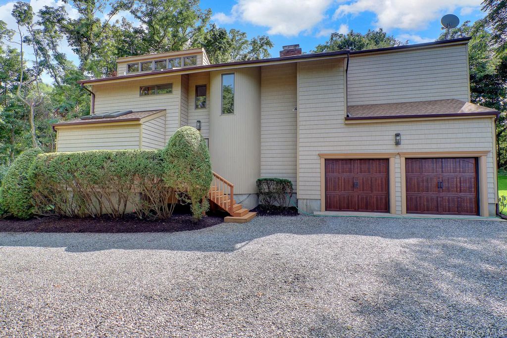 64 Fort Salonga Road, Northport