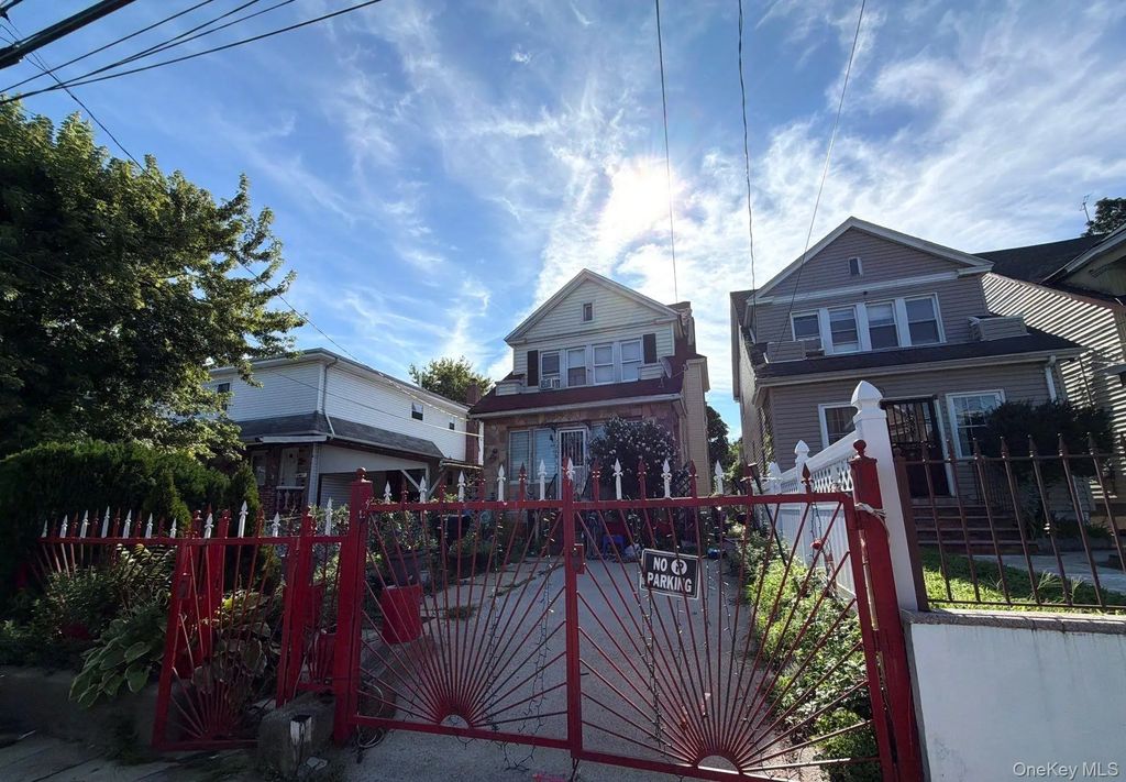 1376 Dickens Street, Far Rockaway