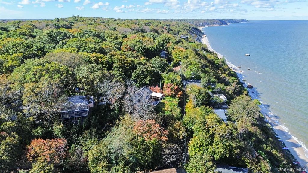 10 Acorn Path, Baiting Hollow