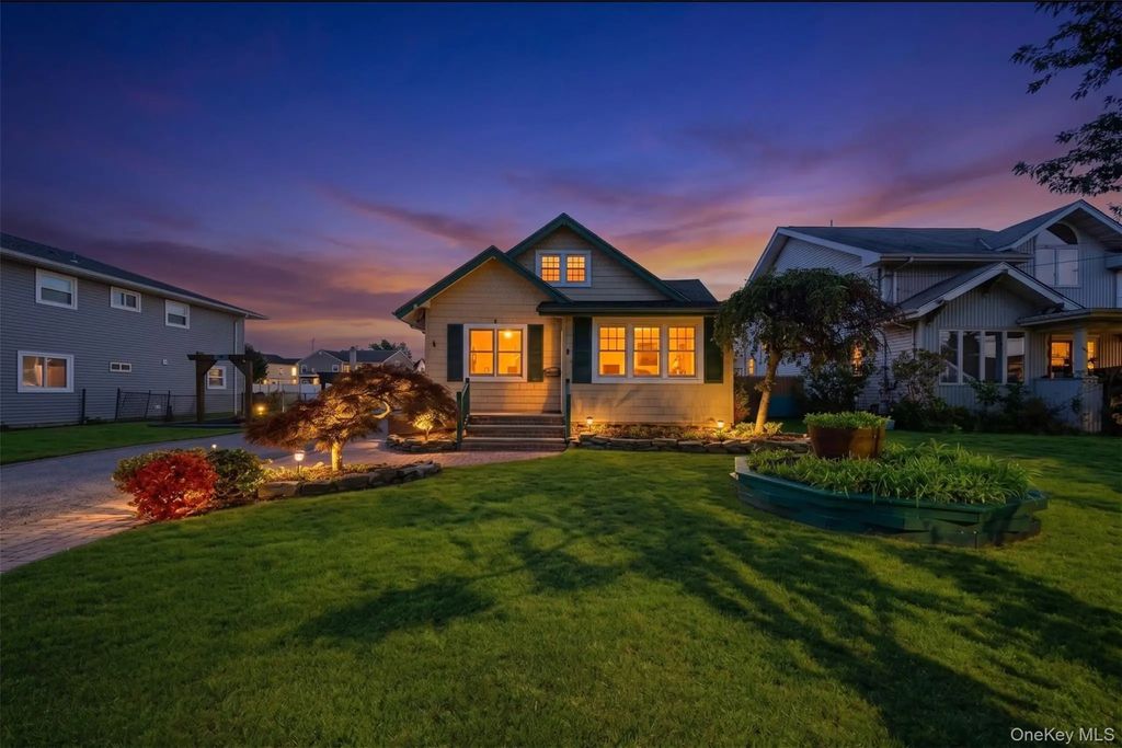 31 Martha Street, Freeport