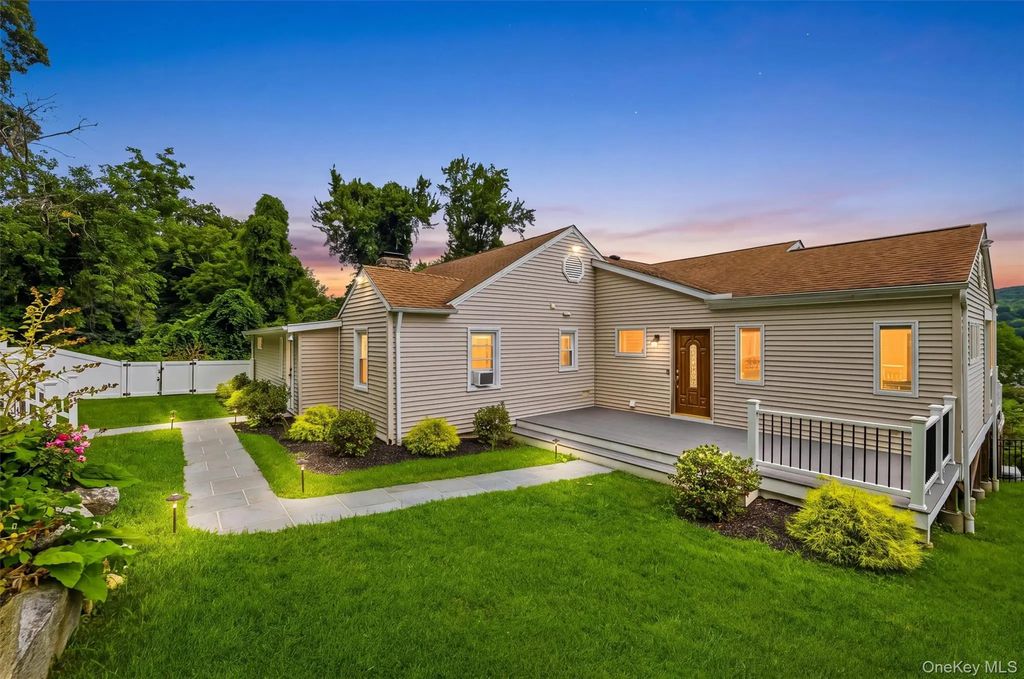 1408 Route 292, Holmes