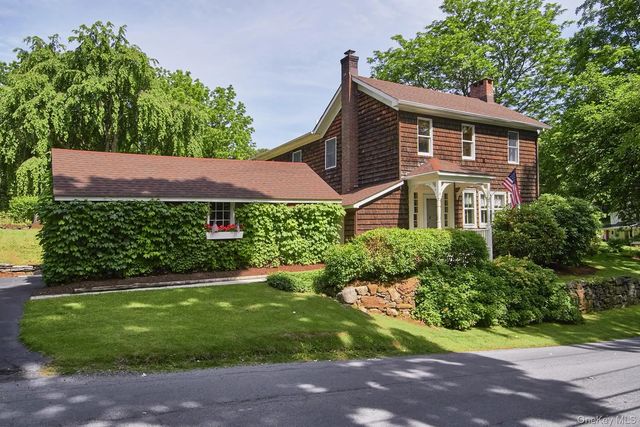 9 Iron Forge Road, Warwick