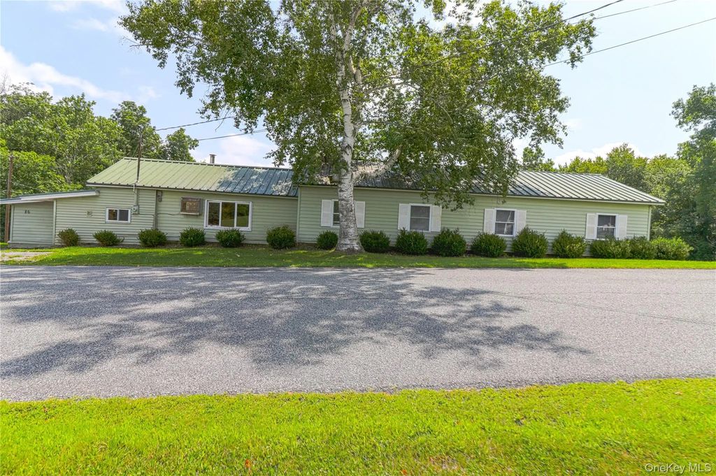 86 Carpenter Road, New Hampton