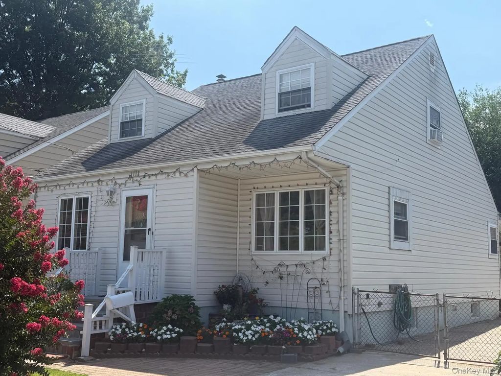 1112 Mckenna Place, Uniondale