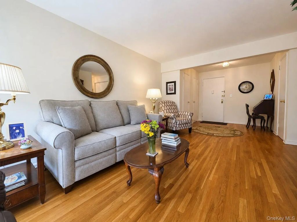 76 Dehaven Drive Dehaven # 2f, Yonkers