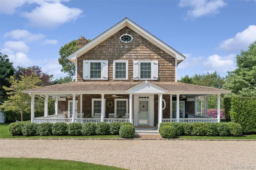 245 Meadows W, Bridgehampton