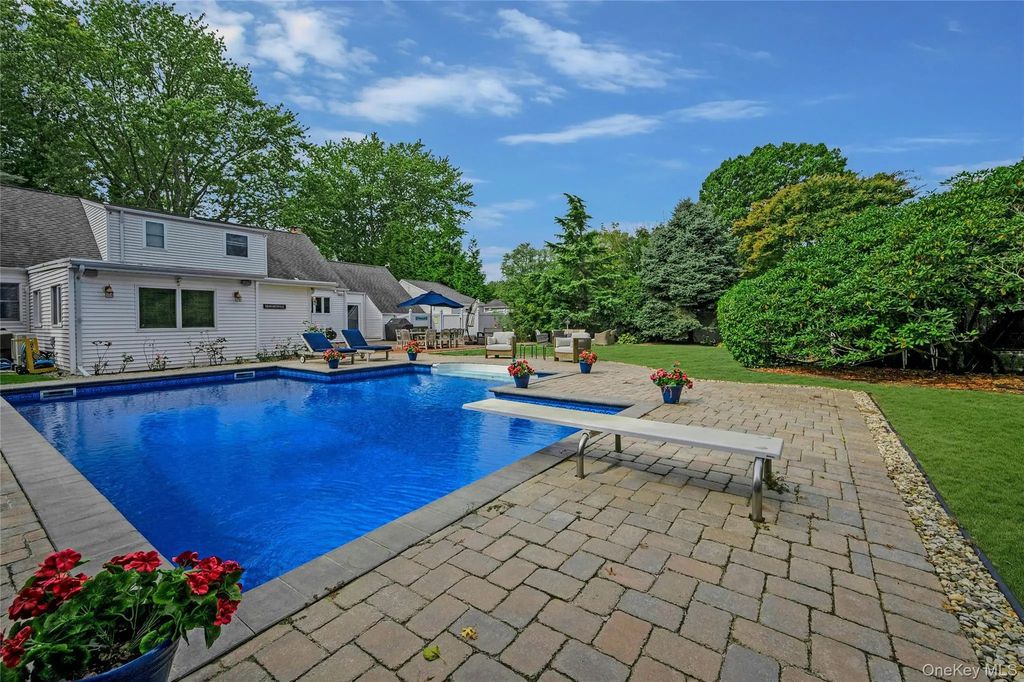 130 Tasker Lane, Greenport