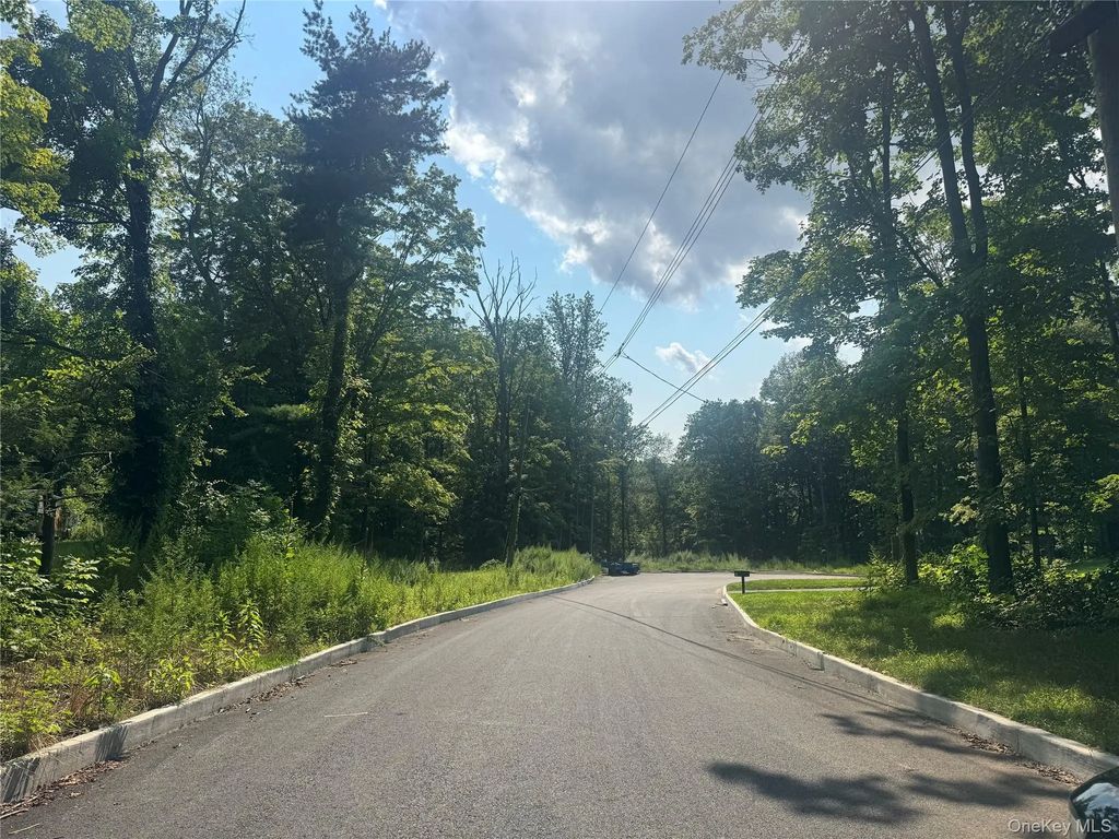 12 East Lane, Armonk
