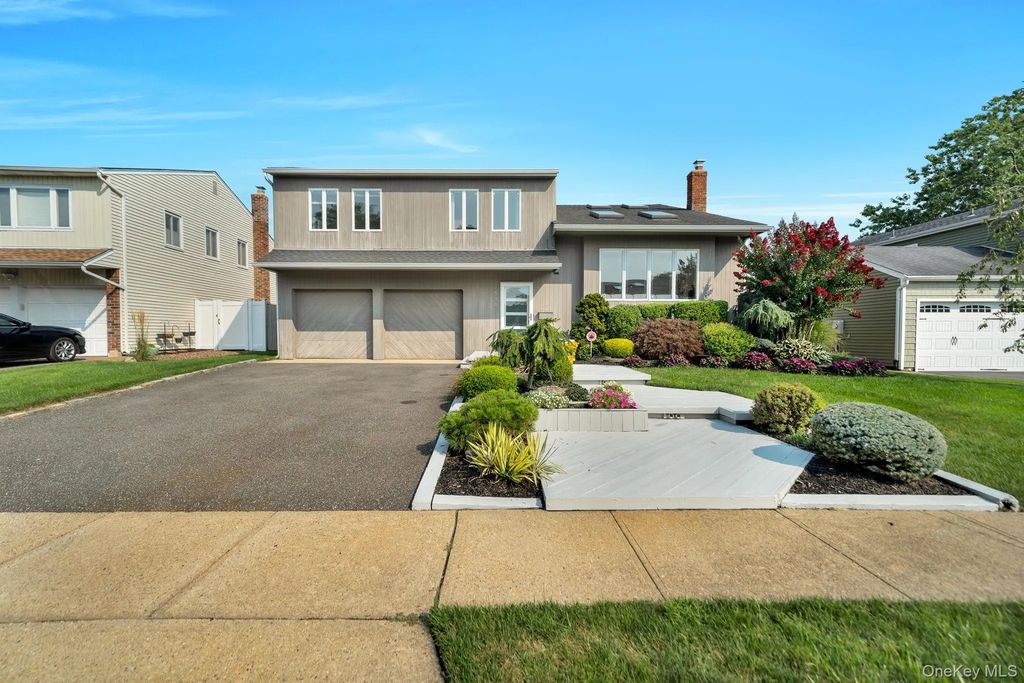 3087 Lydia Lane, Bellmore