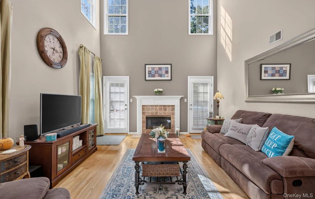 45 Tiffany Way, Nesconset