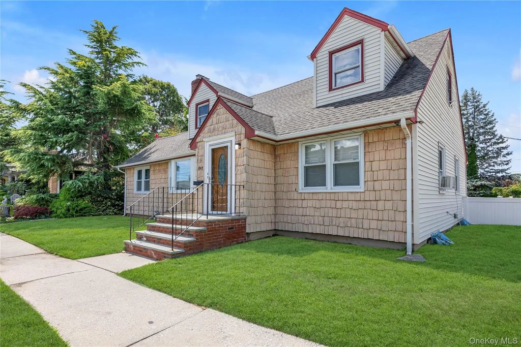 1345 Great Neck Road, Copiague