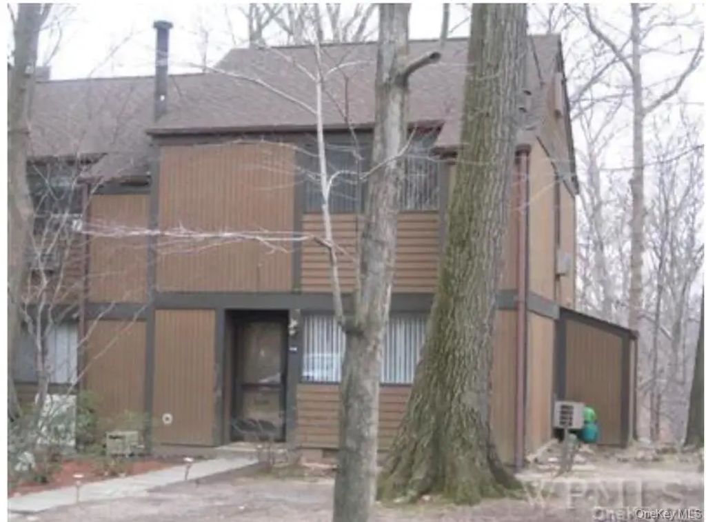 114 Round Hill Road, Dobbs Ferry