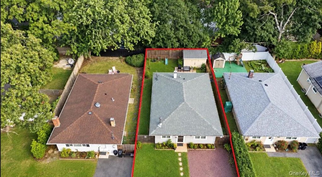69 Mastic Boulevard, Mastic